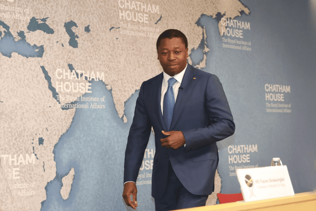 Défis sécuritaires le chef de l’Etat plaide pour une réponse concertée à Chatham House En séjour à Londres, le Président de la République SEM Faure Essozimna Gnassingbé s’est exprimé, ce mardi 04 juin 2019, au prestigieux Institut royal britannique des affaires internationales, sur les questions de paix et de sécurité dans la sous-région ouest africaine.