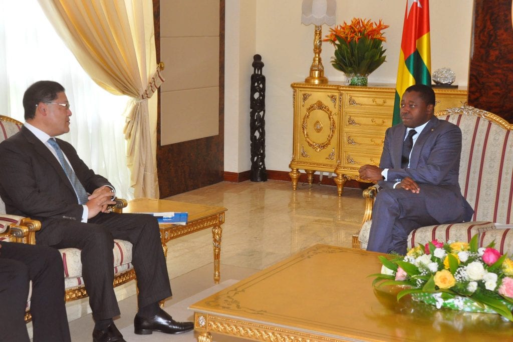 Le Président de la République SEM Faure Essozimna Gnassingbé a échangé, ce 23 juillet 2019, avec le Responsable Afrique de Mitsubishi Corporation, M. Yas Doida.