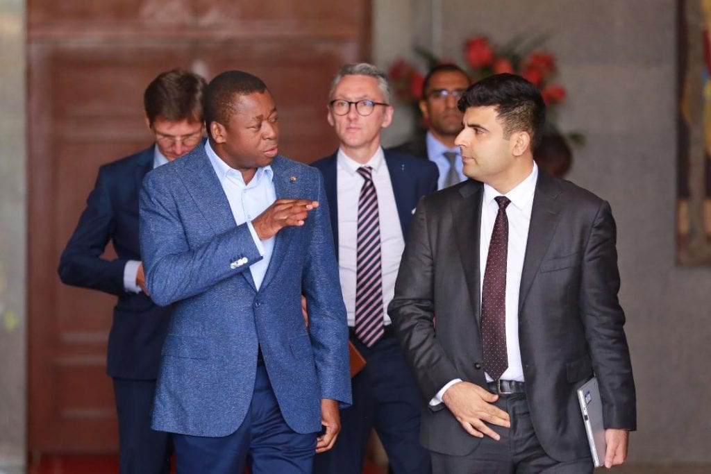Energie : une délégation du groupe EDF chez le chef de l’Etat Dans sa stratégie nationale d’électrification, le Togo ambitionne d’atteindre une couverture universelle d’ici à l’horizon 2030. Le Président de la République SEM Faure Essozimna Gnassingbé a reçu, une délégation du groupe Electricité de France (EDF) conduite par M. Xavier Raulan