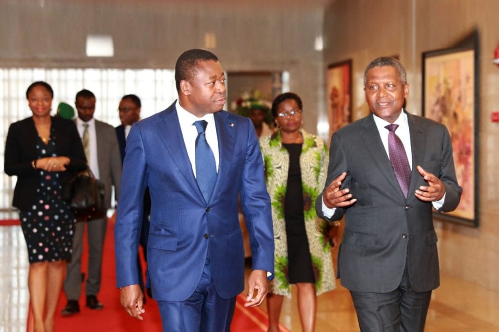 e chef de l’Etat SEM Faure Essozimna Gnassingbé a présidé, ce 07 novembre 2019 à Lomé, une cérémonie de signature de deux accords de partenariat entre le Togo et Dangote Industries Limited (DIL).