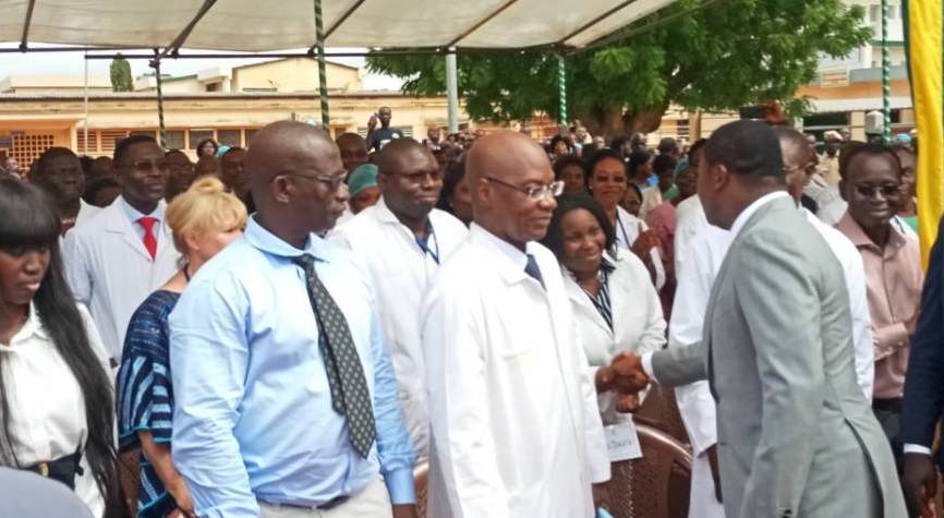 Le Président de la République, SEM Faure Essozimna GNASSINGBE, a adressé ce samedi 21 mars 2020, ses chaleureuses félicitations aux professionnels de la santé et à l’ensemble de la population togolaise, pour leur adhésion aux mesures prises par le gouvernement pour éviter la propagation de la pandémie au COVID-19.