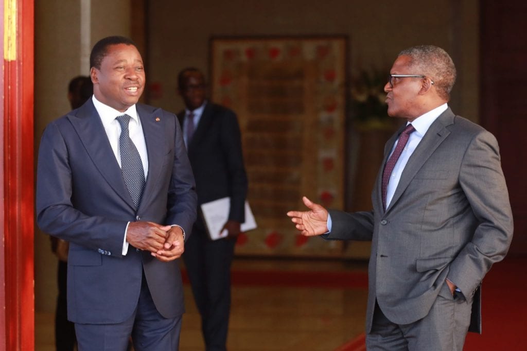 Le chef de l’Etat SEM Faure Essozimna GNASSINGBE s’est entretenu, ce 12 mars 2020 au palais de la Présidence de la République, avec l’homme d’affaires nigérian, le Président Directeur Général du groupe Dangote, M Aliko Dangote.