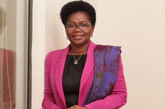Mme Victoire Tomégah-Dogbé a été nommée ce 28 septembre 2020 Premier ministre, par décret signé du Président de la République. La première femme à ce poste dans notre pays succède à Sélom Klassou, démissionnaire depuis vendredi dernier. Le chef de l’Etat nomme M. Kanka-Malik Natchaba au poste de Secrétaire Général du gouvernement