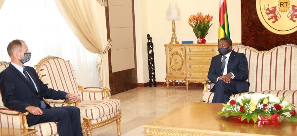 Le Président de la République, SEM Faure Essozimna Gnassingbé a également reçu ce 16 octobre 2020, les lettres de créance de l’Ambassadeur de Suisse au Togo, M. Philipp Stalder.