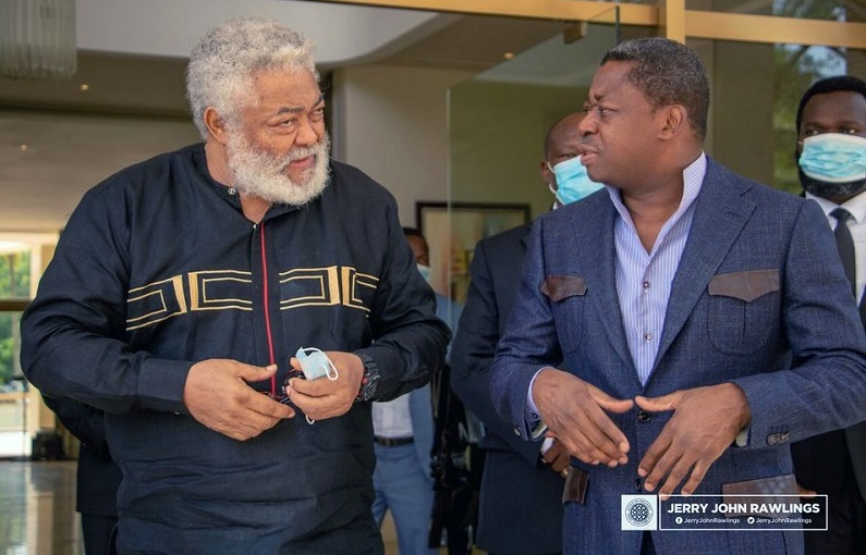 Le Président de la République SEM Faure Essozimna Gnassingbé a adressé un message de condoléance à son homologue ghanéen Nana Kufo Addo suite au décès de l’ancien Président du Ghana Jerry John Rawlings survenu ce 12 novembre 2020.