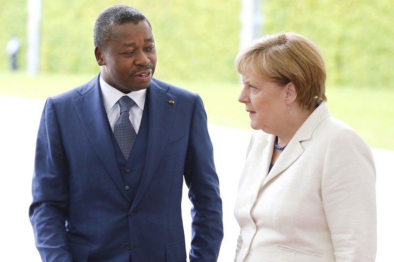 La coopération germano-togolaise porte sur des axes prioritaires notamment la gouvernance locale et la décentralisation. Deux projets d’appui technique et financier de grande envergure sont en cours d’exécution à savoir le Programme d’appui à la décentralisation au Togo (PAD) conduit par la KfW et le Programme décentralisation et gouvernance locale (ProDeGoL) piloté par la GIZ.