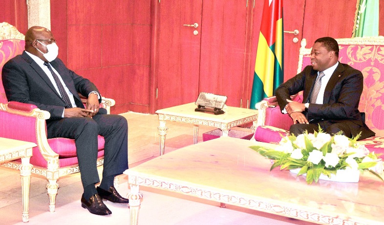Le Président de la République, SEM Faure Essozimna Gnassingbé s’est entretenu, ce 19 novembre 2020, avec le président du parlement de la Communauté économique des Etats de l’Afrique de l’Ouest (CEDEAO), l’honorable Sidie Mohamed Tunis, séjournant à Lomé dans le cadre de la réunion délocalisée du parlement de l’instance sous-régionale.