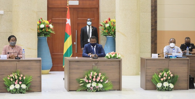 L’équipe gouvernementale s’est réunie ce 24 février 2021 en Conseil des ministres sous la présidence du Chef de l’Etat, SEM Faure Essozimna Gnassingbé.