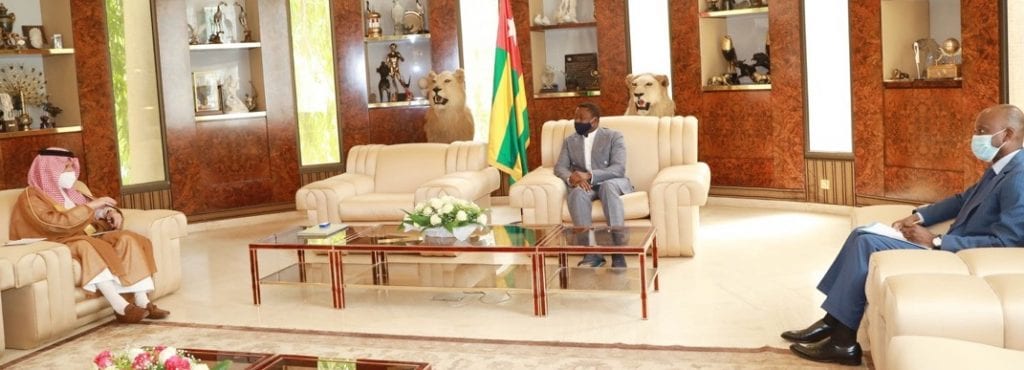 Le Président de la République, SEM Faure Essozimna Gnassingbé a reçu, ce 06 février 2021, le ministre délégué aux Affaires africaines du Royaume d’Arabie Saoudite, M. Ahmed Bin Abdulaziz Kattan, arrivé dans notre pays pour une visite de travail. Les échanges ont essentiellement porté sur la redynamisation du partenariat entre Lomé et Riyad.