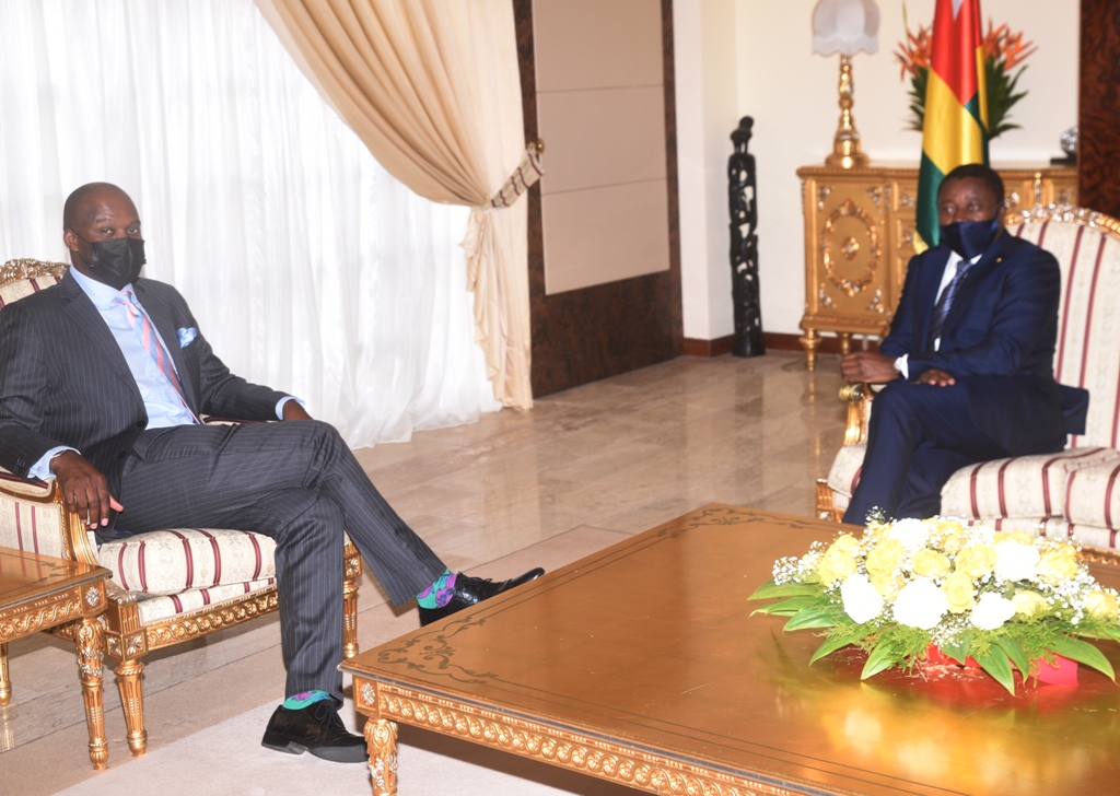 Le Président de la République, Faure Essozimna Gnassingbé s’est entretenu, ce 26 février 2021, avec le nouveau Secrétaire général de la Zone de libre-échange continentale africaine (ZLECAf), Monsieur Wankele Mene, en visite de travail à Lomé.