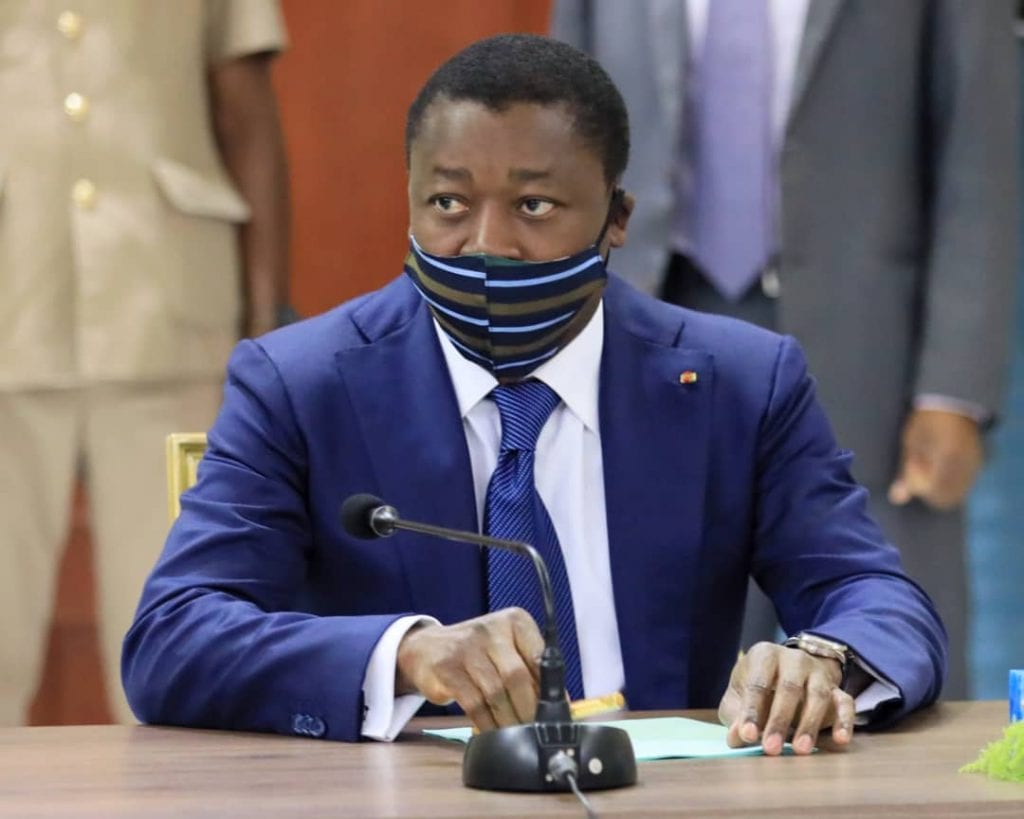 L’équipe gouvernementale s’est réunie ce 3 mars 2021 en Conseil des ministres sous la présidence du Chef de l’Etat, SEM Faure Essozimna Gnassingbé. Le Conseil a tenu deux séminaires gouvernementaux, le premier relatif à l’état d’avancement du projet « Identification biométrique » et le second sur la trajectoire d’industrialisation du Togo autour de la Plateforme Industrielle d’Adéticopé.