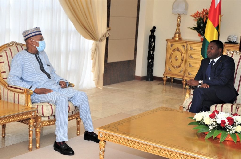 Le Président de la République Faure Essozimna Gnassingbé a reçu, ce 16 mars 2021, Monsieur Mohamed Ibn Chambas, Représentant spécial du Secrétaire général des Nations unies pour l`Afrique de l`Ouest et le Sahel, en fin de mission.