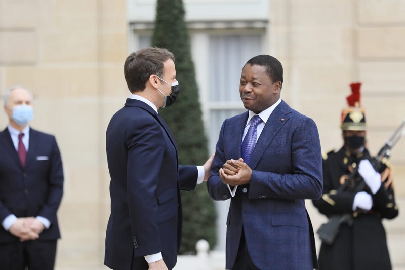 France Togo, c’est l’histoire d’une relation vieille de plusieurs décennies, avec la même volonté affichée de part et d’autre de la rendre toujours plus dynamique. L’axe Paris Lomé tient bon avec pour preuve la visite officielle de trois jours du Président Faure Essozimna Gnassingbé dans la capitale française à l’invitation du chef de l’Etat français Emmanuel Macron.
