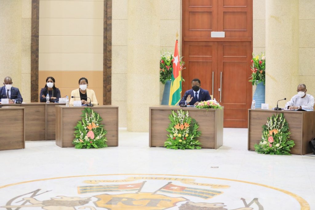 Le conseil des ministres s’est réuni ce jour sous la Présidence de Son Excellence Monsieur Faure Essozimna Gnassingbé, Président de la République. Le conseil a examiné un avant-projet de loi, un projet de décret et écouté quatre communications.