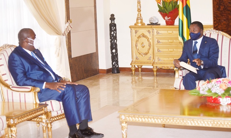 Le Président de la République, Faure Essozimna Gnassingbé s’est entretenu ce 10 mai 2021 avec M. Eustaquio Junuario Quibato, ambassadeur d’Angola, en fin de mission dans notre pays