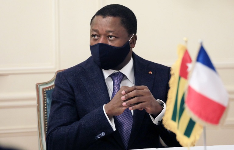 Le Président de la République Faure Essozimna Gnassingbé est arrivé ce samedi 15 mai 2021 à Paris en France où il prendra part aux travaux du sommet sur le financement des économies des pays de l’Afrique subsaharienne post Covid-19.