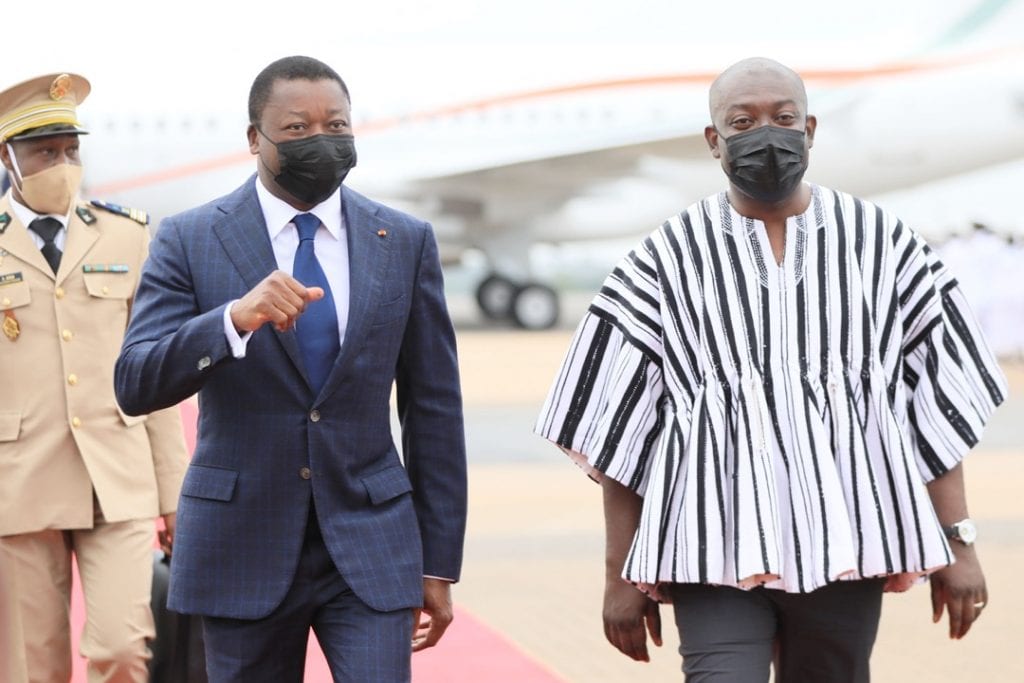 Le Président de la République Faure Essozimna Gnassingbé est arrivé ce matin à Accra au Ghana où il prendra part aux travaux du 59è sommet ordinaire de la Conférence des Chefs d’Etat et de Gouvernement de la Communauté économique des Etats de l’Afrique de l’Ouest (CEDEAO).
