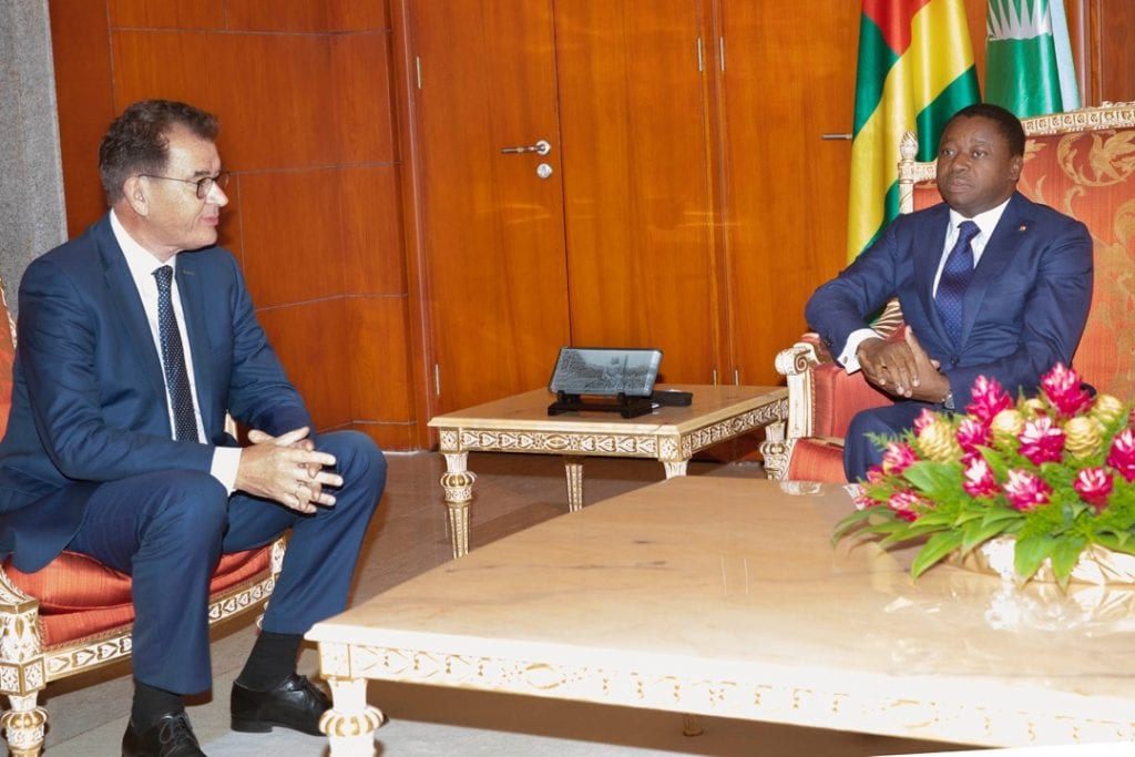 Le Président de la République s’est entretenu ce lundi 14 juin 2021 avec Dr. Gerd Müller, ministre fédéral allemand de la coopération économique et du développement, arrivé au Togo pour une visite de travail.