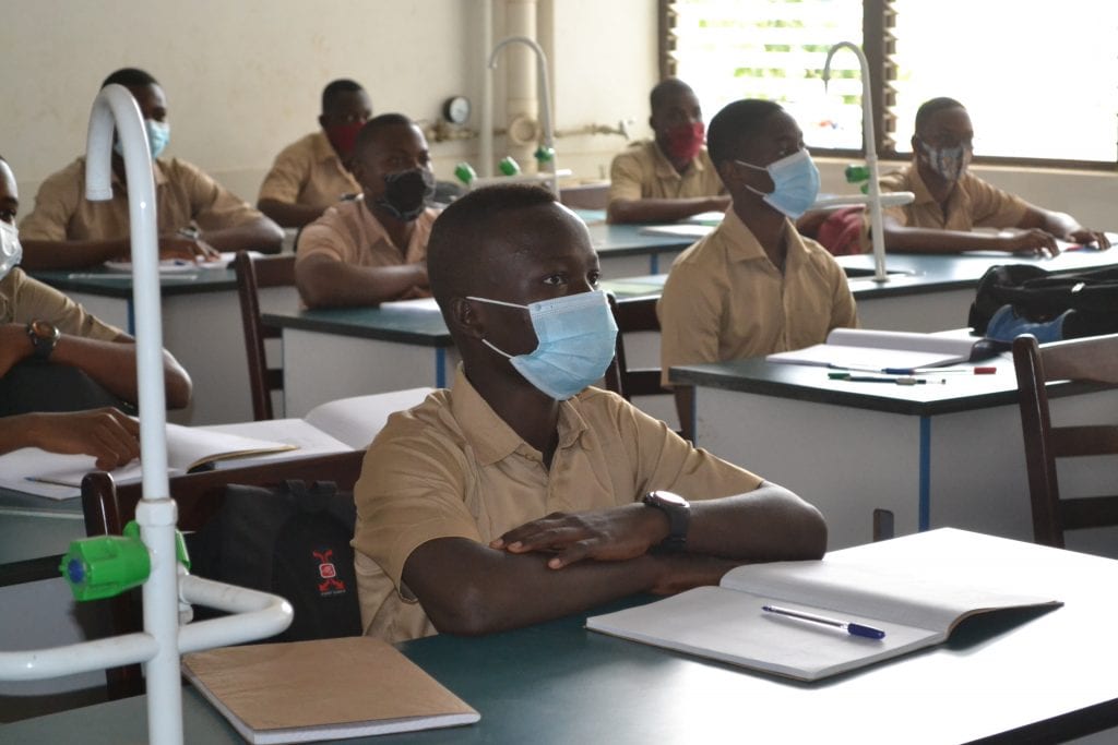 Le Togo a réalisé ces dernières années des progrès considérables dans le domaine de la scolarisation. Le pays a fait un bond spectaculaire vers la scolarisation universelle en améliorant sensiblement le taux d’accès à l’école jusqu’à atteindre un pic de 94,3%.