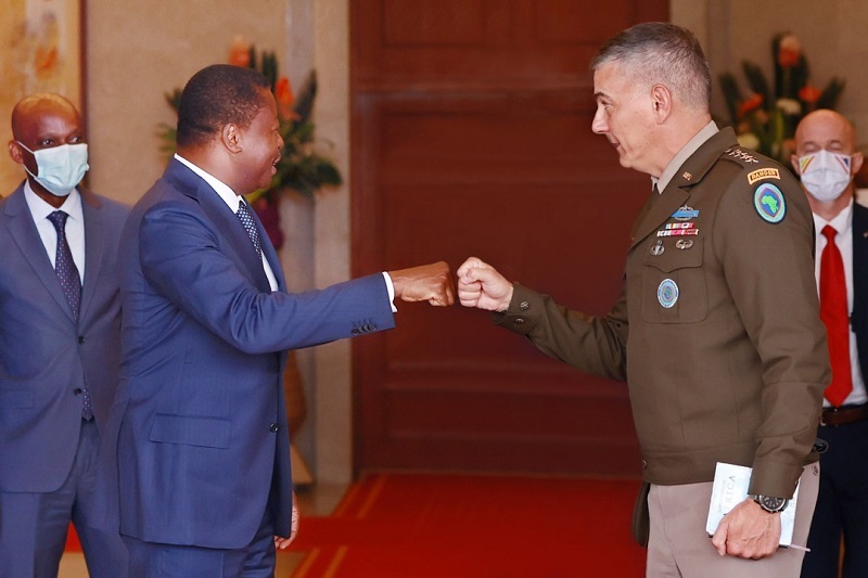 Les enjeux sécuritaires sur le continent africain appellent à une synergie d’actions de tous les pays. Dans ce sens, le Président de la République Faure Essozimna Gnassingbé a reçu le Général Stephen Townsend, Commandant des forces américaines basées en Afrique (AFRICOM), en visite de travail dans notre pays.