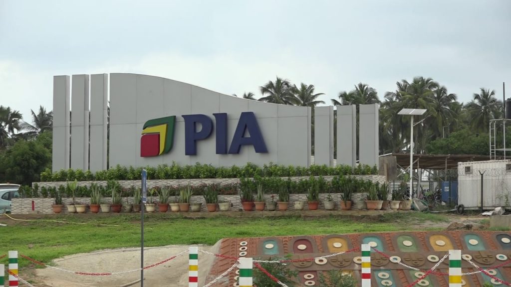 Le Togo dispose d’une Plateforme industrielle, la PIA (Plateforme Industrielle d’Atétikopé) inaugurée par le Chef de l’Etat Faure Essozimna Gnassingbé le 6 juin dernier. Cette infrastructure moderne est destinée à la promotion des chaînes à haute valeur ajoutée dans les secteurs agro-industriel, logistique, automobile, pharmaceutique, cosmétique, emballage et recyclage.
