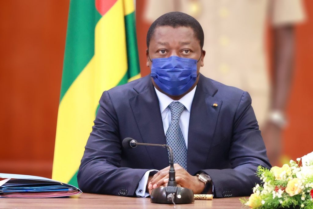 Le Chef de l’Etat Faure Essozimna Gnassingbé a présidé ce mercredi 27 octobre 2021 le Conseil des ministres. Au cours des travaux, le Conseil a examiné et adopté l’avant-projet de loi de finances rectificative, exercice 2021 et en deuxième lecture, le projet de décret portant réglementation des établissements privés d’enseignement supérieur.
