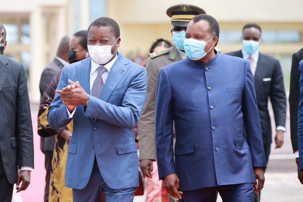 Le Président de la République Faure Essozimna Gnassingbé a achevé ce 18 novembre 2021 une visite de travail de 48 heures à Oyo en République du Congo. Au cours de son séjour, le chef de l’Etat et son homologue Denis Sassou Nguesso ont procédé à un échange de vues sur la situation politique et sécuritaire sur le continent ainsi que les questions internationales d’intérêt commun et celles relatives à la crise sanitaire liée au coronavirus.