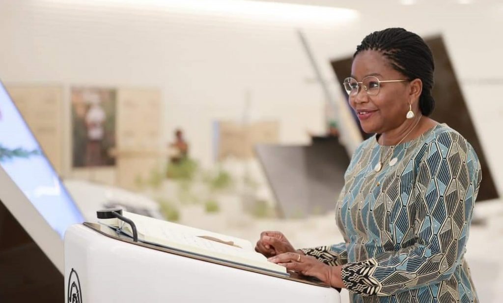 Le Togo marque son adhésion à l'interconnexion planétaire et au renforcement de la coopération internationale par sa participation à l'Exposition universelle. Après Hanovre en 2000, Shanghaï en 2010 et Milan en 2015, l'hymne national togolais a retenti une fois encore pour célébrer la Journée nationale du Togo ce 21 décembre 2021 à l'occasion de l’Exposition universelle de Dubaï - Expo 2020 Dubaï. Le Président de la République, Faure Essozimna Gnassingbé, a été représenté par Madame le Premier Ministre, Victoire Tomégah-Dogbé.