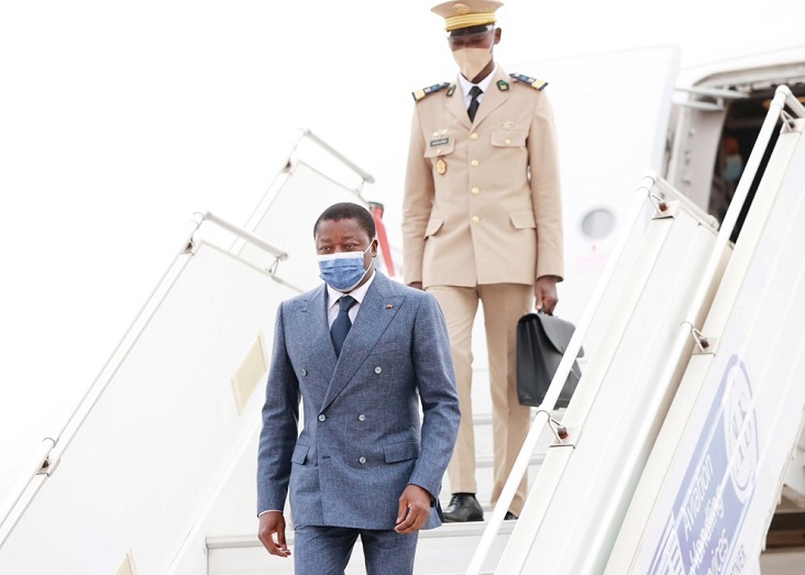 Le Président de la République, Faure Essozimna Gnassingbé est arrivé ce jeudi 3 février 2022 à Accra au Ghana pour prendre part au sommet extraordinaire de la Conférence des Chefs d’État et de Gouvernement de la CEDEAO sur la situation sociopolitique au Burkina Faso.