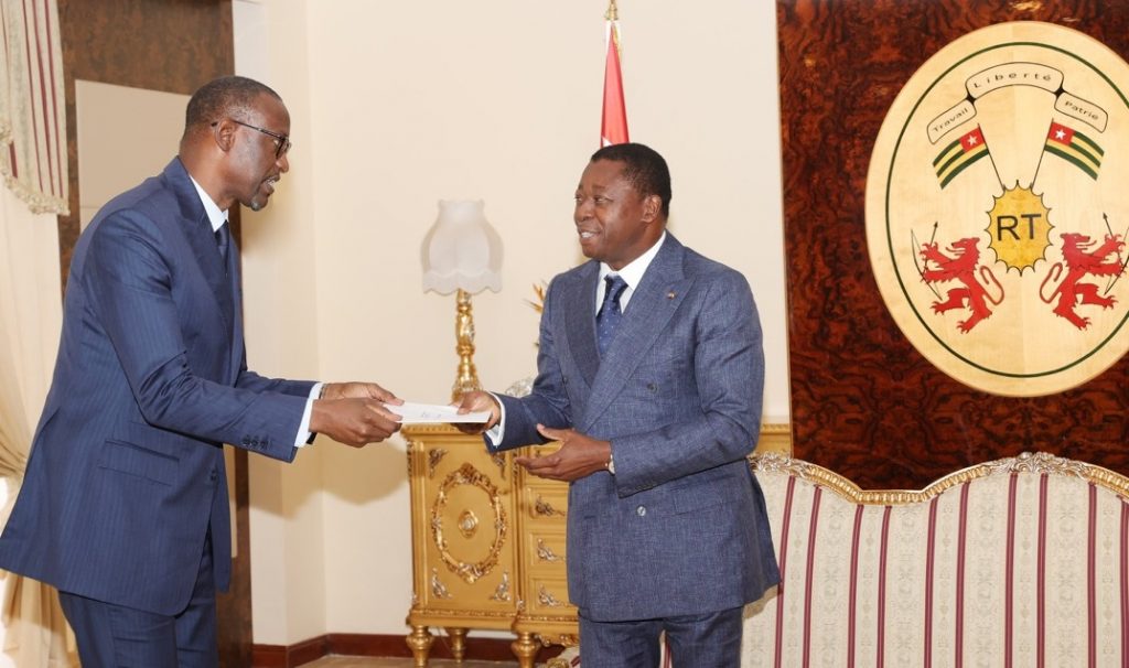 Le Président de la République, Faure Essozimna Gnassingbé s’est entretenu ce mercredi 04 mai 2022 avec Monsieur Abdoulaye Diop, ministre malien des Affaires étrangères et de la coopération internationale.