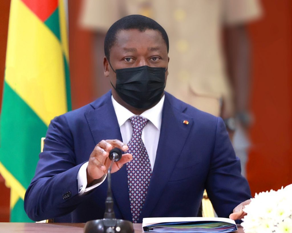 Le conseil des ministres s’est réuni ce jeudi 07 juillet 2022 sous la présidence de Son Excellence Monsieur Faure Essozimna GNASSINGBE, Président de la République. Le conseil a examiné un avant-projet de loi, trois projets de décret et écouté deux communications.
