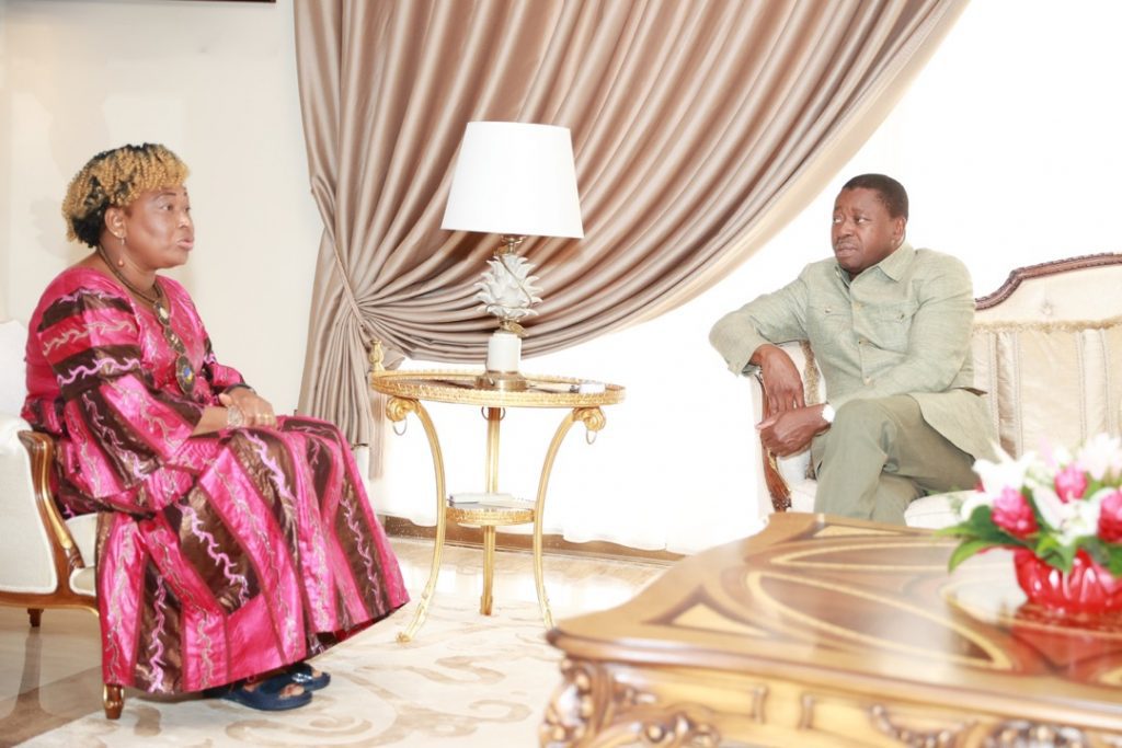 Le Président de la République, Faure Essozimna Gnassingbé a reçu, ce 24 août 2022, Madame Minata Samaté Cessouma, Commissaire de l’Union africaine à la santé, aux affaires humanitaires et au développement social.