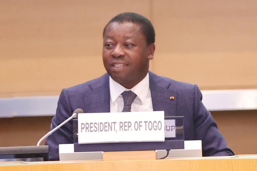 Le Président de la République, Faure Essozimna Gnassingbé a proposé des réponses urgentes et durables à la crise alimentaire qui sévit en Afrique. C’était à l’occasion de la réunion de haut niveau sur la Sécurité alimentaire et l’accès aux engrais qui s’est tenue le 11 octobre 2022 en marge des Assemblées annuelles du Groupe de la Banque mondiale et du Fonds monétaire international (FMI). INTERVENTION DU CHEF DE L’ETAT FAURE ESSOZIMNA GNASSINGBE