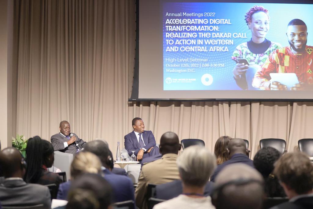 en marge des assemblées annuelles du Groupe de la Banque mondiale et du Fonds monétaire international à Washington, le Président de la République, Faure Essozimna Gnassingbé, a participé à des discussions de haut niveau en partageant l'expérience togolaise avec l'ambitieux projet de digitalisation de notre pays, Togo Digital 2025 qui a mobilisé d'importants investissements pour la réalisation d'infrastructures numériques des plus modernes