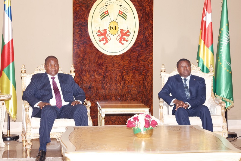 Le Président de la République, Faure Essozimna Gnassingbé a eu des échanges ce 27 juin 2023, avec son homologue centrafricain, Professeur Faustin-Archange Touadéra, en visite de travail dans notre pays. Les travaux ont été sanctionnés par un communiqué conjoint qui a fait ressortir les mécanismes adoptés pour la redynamisation de la coopération entre le Togo et la Centrafrique.