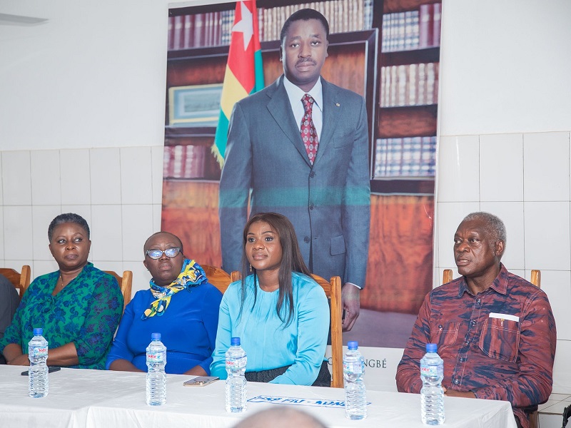 Le Président de la République, Faure Essozimna Gnassingbé porte une attention particulière à la santé des populations notamment celles des zones reculées. Le ministre, Secrétaire général de la Présidence de la République, Madame Sandra Ablamba Johnson, a procédé dans ce sens, ce 02 juin 2023 à Fiocondji (Lacs), à l’inauguration d’une Unité de soins périphériques (USP). C’était en présence du ministre du Développement à la base, de la jeunesse et de l’emploi des jeunes, Madame Myriam Dossou-d’Almeida et bien d’autres personnalités.