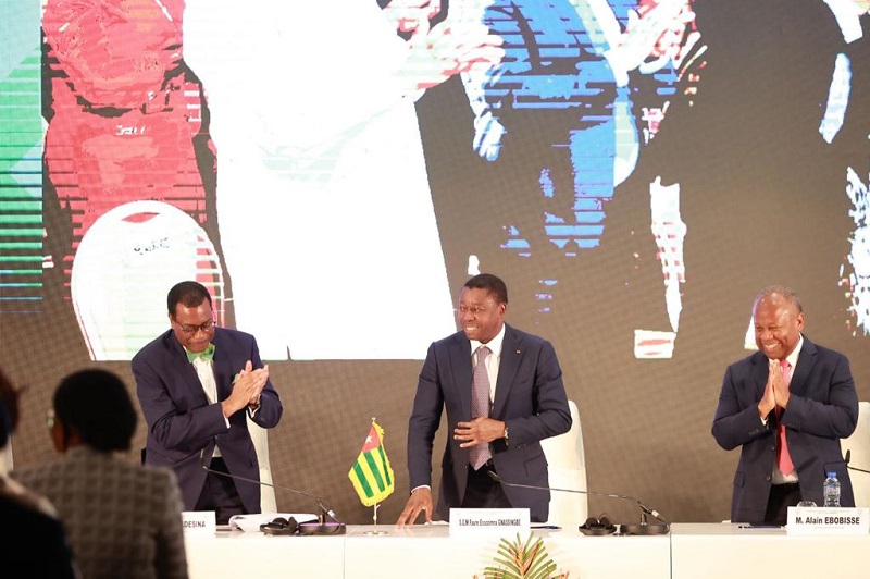 Le gouvernement togolais et Africa50 ont procédé ce 3 juillet 2023 à Lomé à la signature d’une convention de recyclage d’actifs pour le chantier de la route Lomé-Kpalimé.
