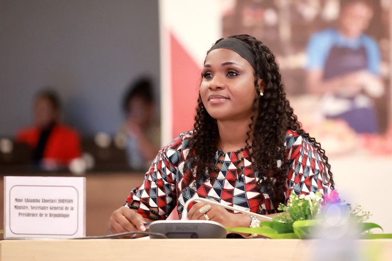 Madame le ministre, Secrétaire général de la Présidence de la République, gouverneur de la Banque mondiale au Togo, Sandra Ablamba Johnson, a présidé au nom du chef de l’Etat, les travaux de la revue du portefeuille des projets financés par la Banque mondiale au Togo, ce jeudi 26 octobre 2023. C’était en présence du Représentant-résident de la Banque mondiale, Fily Sissoko, des coordonnateurs et des partenaires d’exécution des projets et programmes.