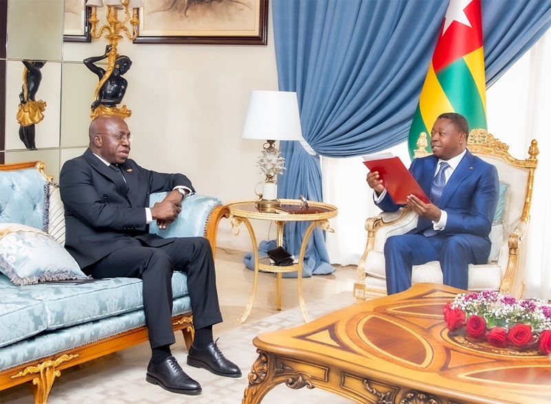 Le Président de la République, Faure Essozimna Gnassingbé a accordé, ce jeudi 27 mars 2025, une audience à Monsieur Antonio Tete, ministre des Relations extérieures de l'Angola, porteur d’un message du Président João Manuel Gonçalves Lourenço, président en exercice de la Conférence des chefs d’Etat et de gouvernement de l’Union africaine (UA).