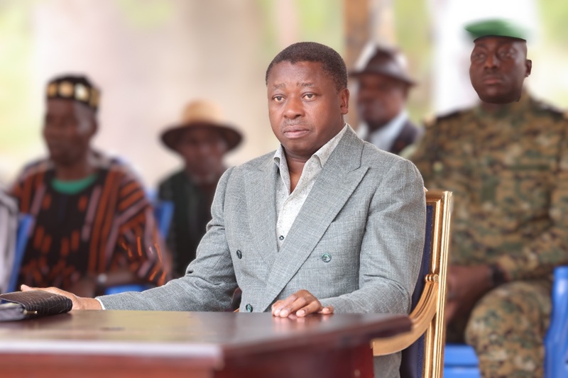 Le Président de la République, Faure Essozimna Gnassingbé a assisté, ce lundi 10 mars 2025, à la danse des chasseurs Pya Hodo dans la préfecture de la Kozah.