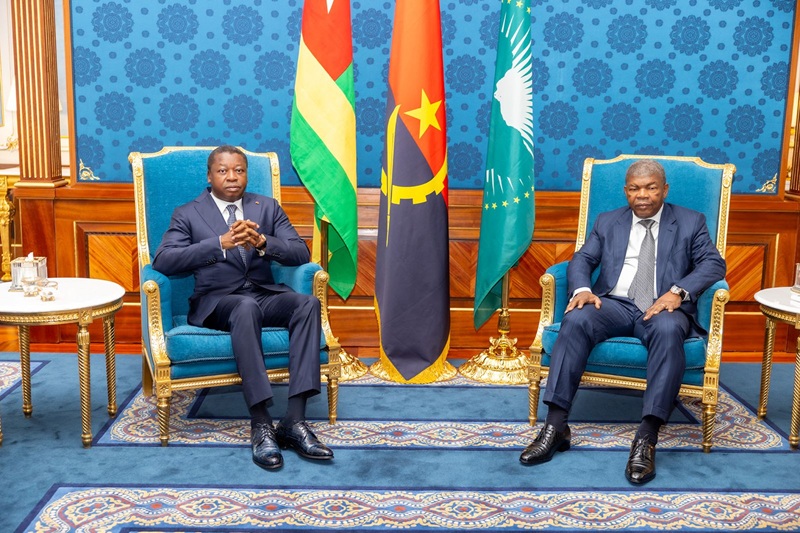 À peine désigné Médiateur de l’Union africaine entre le Rwanda et la République Démocratique du Congo (RDC), le Président de la République, Faure Essozimna Gnassingbé s’est rendu ce 16 avril 2025 à Luanda en Angola dans le cadre de cette mission de médiation pour trouver une solution durable aux conflits armés auxquels fait face l’Est de la RDC. Le chef de l’État, marque ainsi son engagement pour la paix et la stabilité dans cette région du continent.